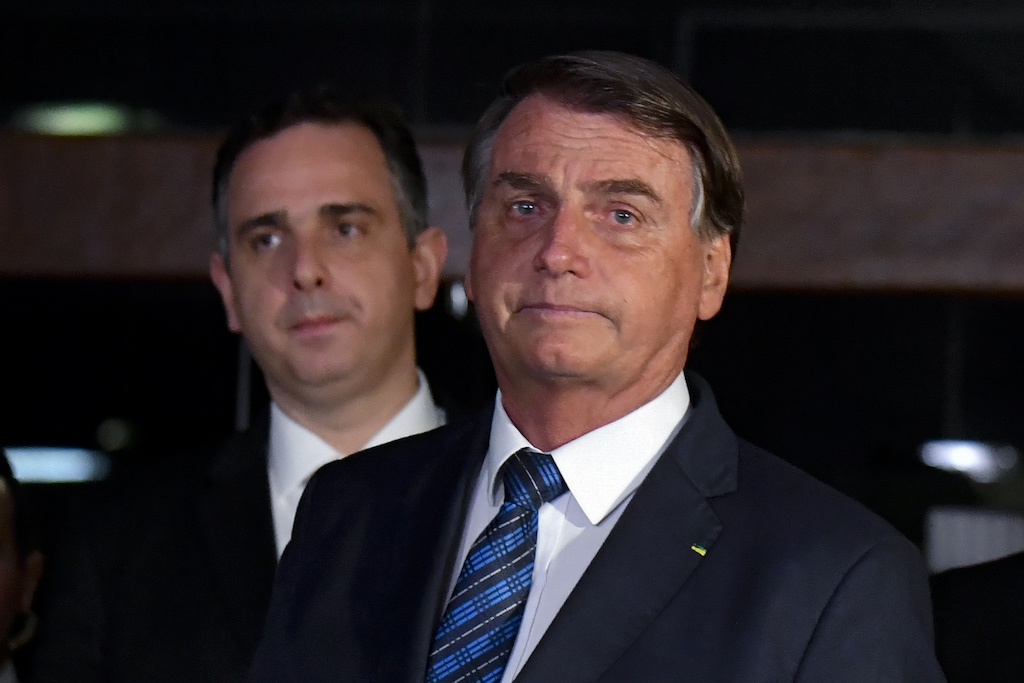 Pacheco decepciona aliados com submissão a Bolsonaro