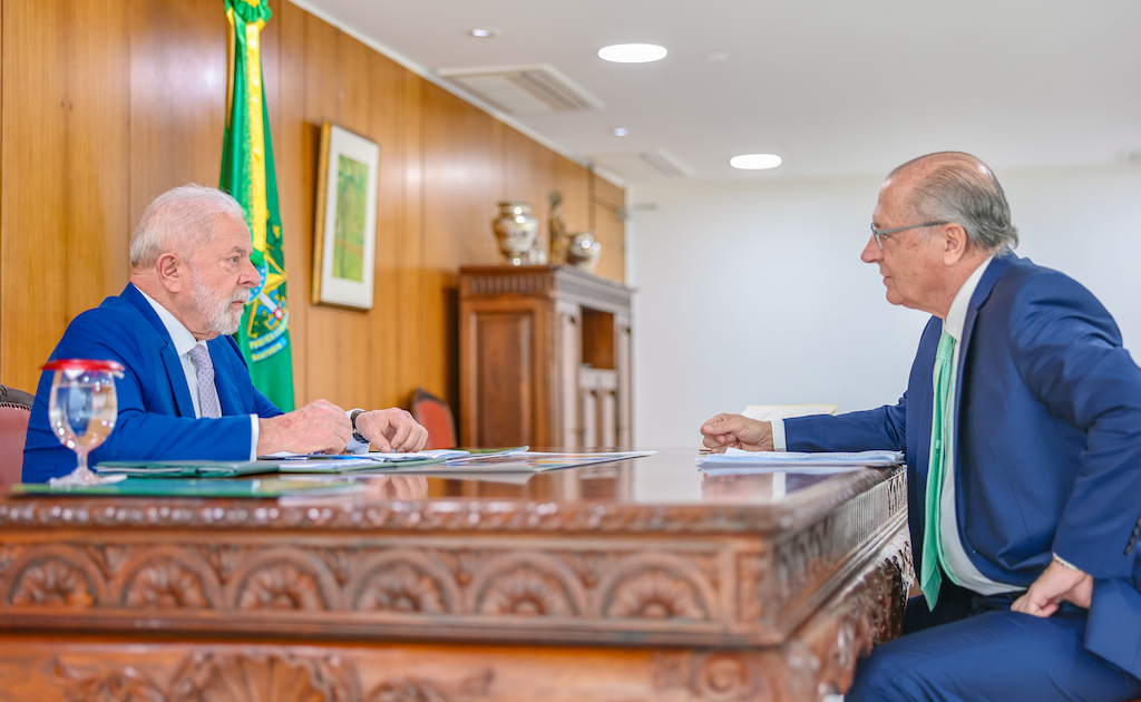Ministério de Alckmin na mesa