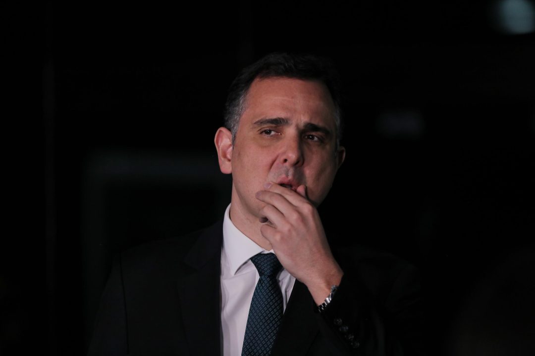 A política recupera terreno