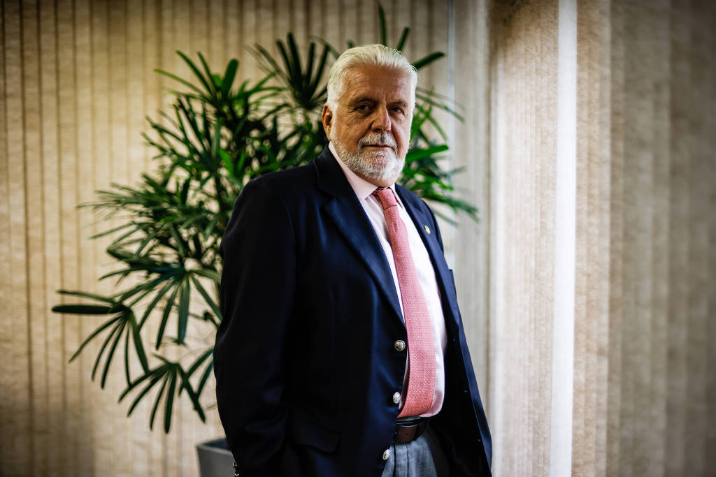 Nas costas de Jaques Wagner