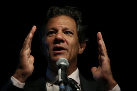 É com Haddad e Padilha