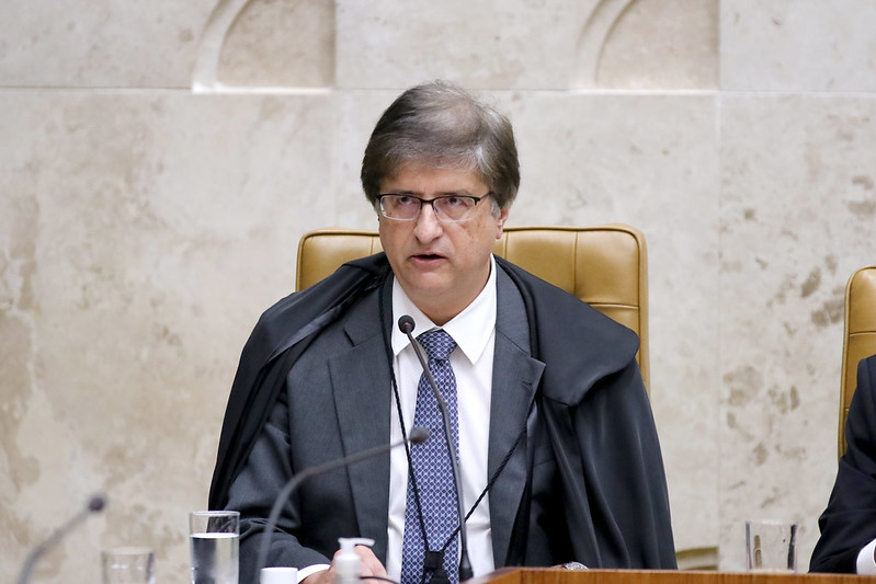 A passos lentos