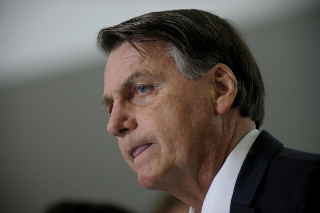 Dinheiro e tempo de TV devem guiar escolha de partido por Bolsonaro