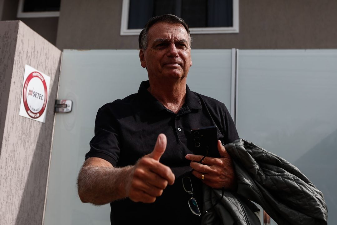 Bolsonaro fora das 4 linhas