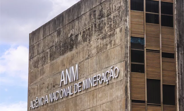 Menos poder à agência