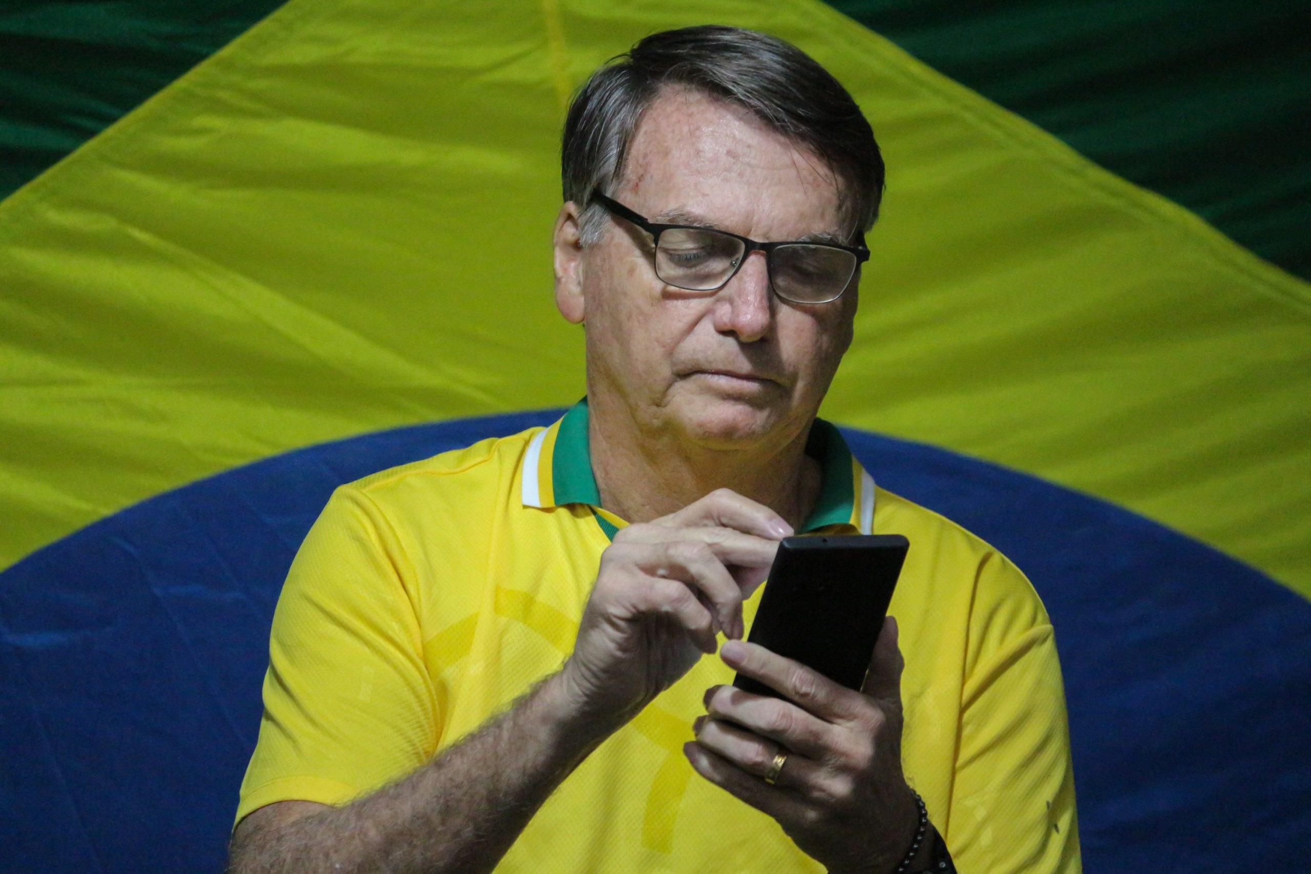 Bolsonaro na brasa