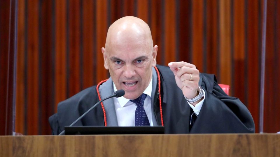 Uma nuvem de equívocos