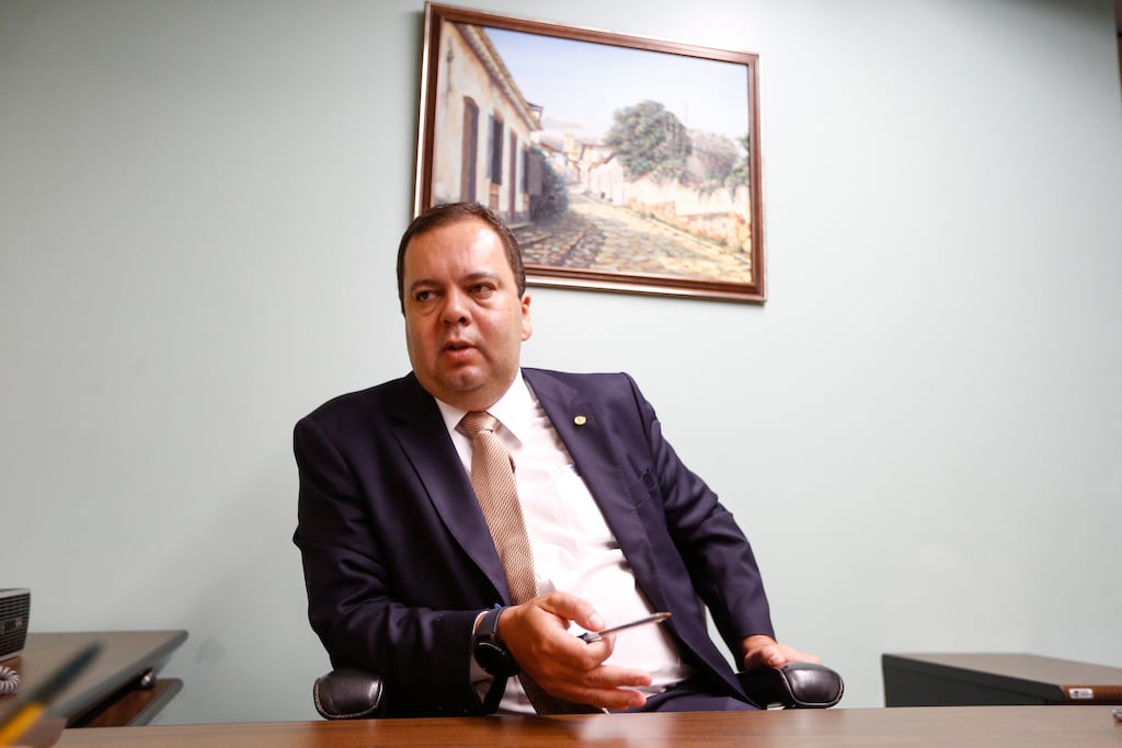 Governo quer mudar relatório da MP da Eletrobrás