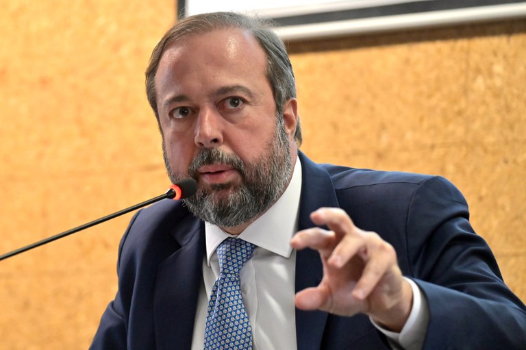 Sobra fumaça, falta energia