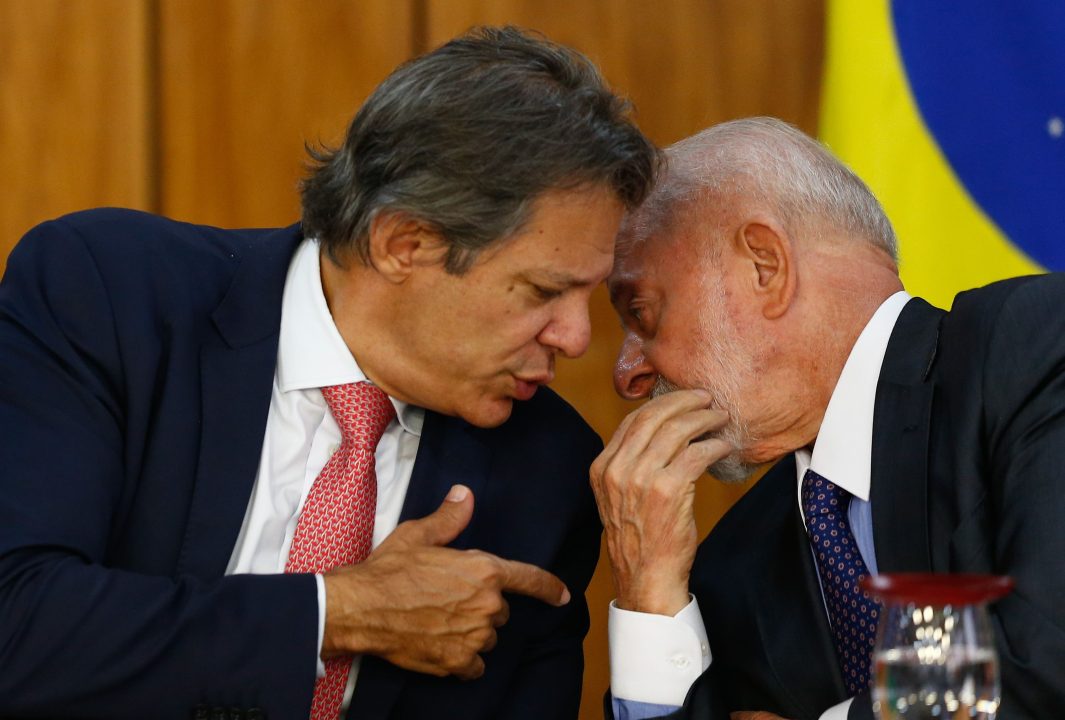 Duas PECs do ajuste