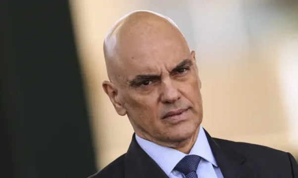 Não é com Moraes