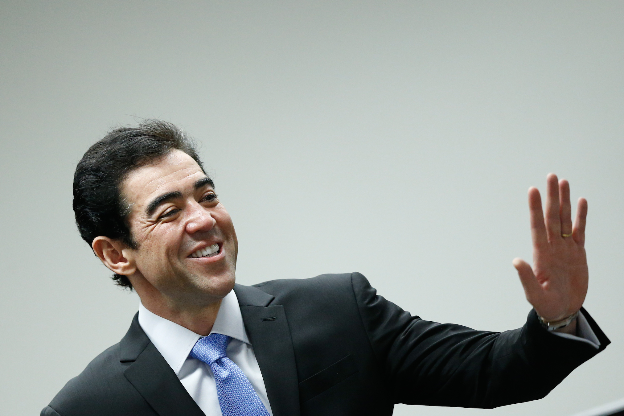 O presidente do TCU, Bruno Dantas, possibilitou o acordo que favoreceu a Oi