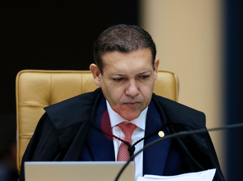 Depende quem faz o pedido