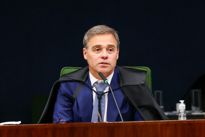 Sem tempo, Gonet
