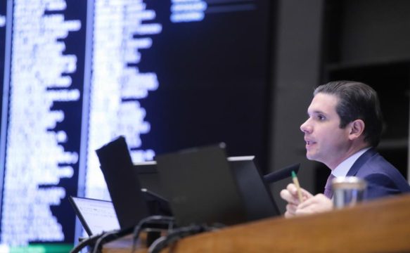 Pressa para a isenção