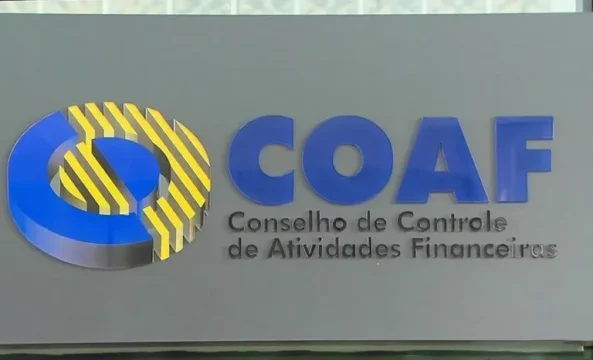 Siga o dinheiro no escuro