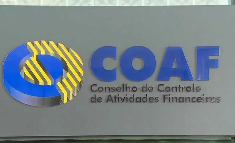 Siga o dinheiro no escuro