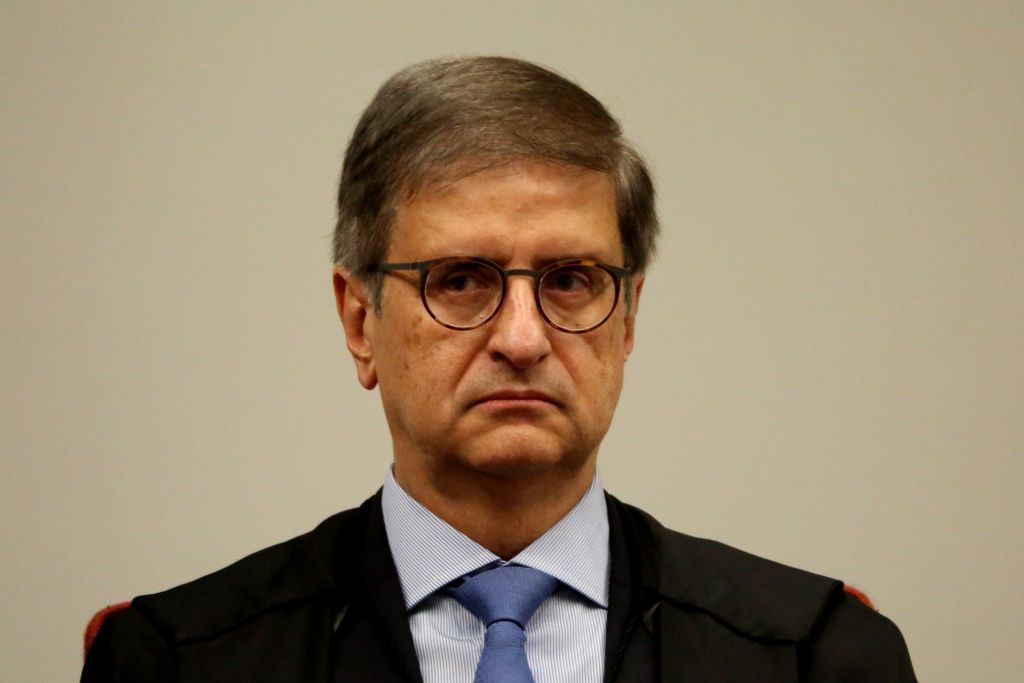 Um Senado hostil