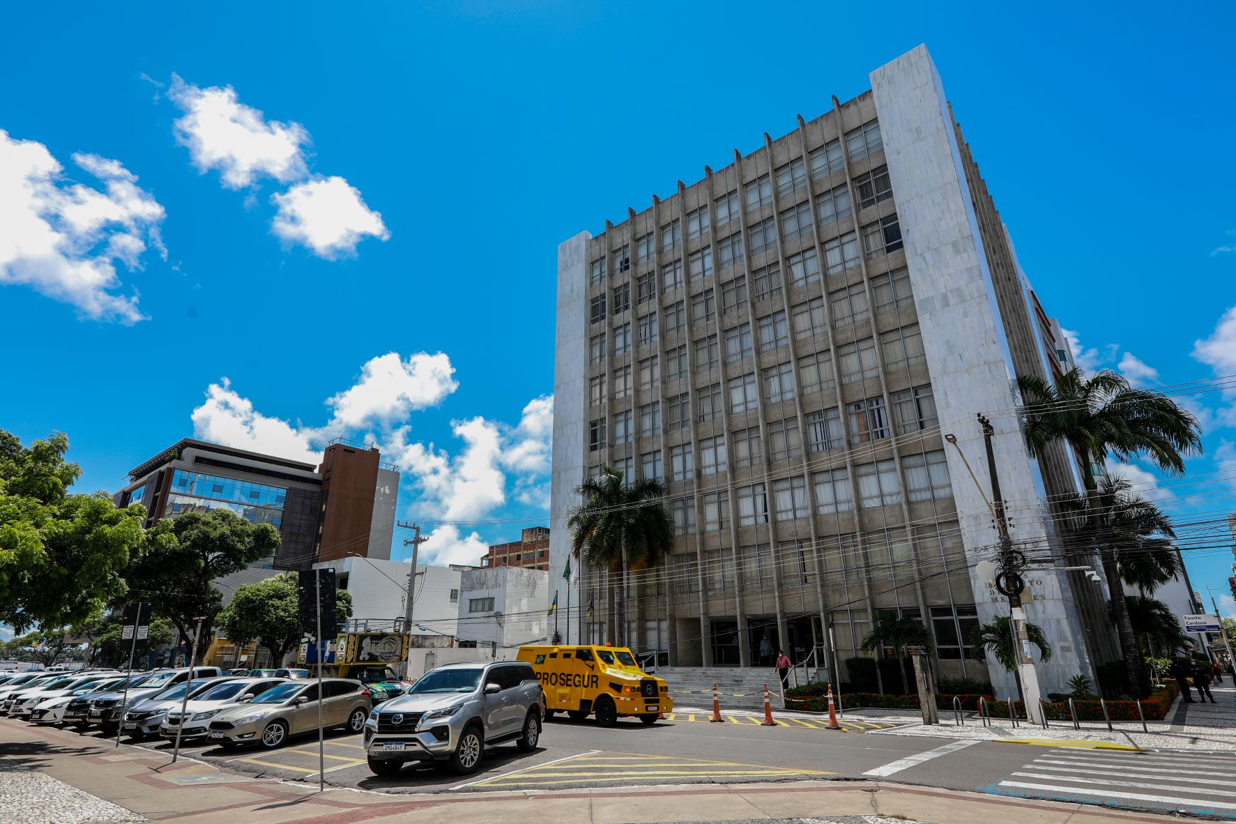 Auxílio-folga de 13 mil reais