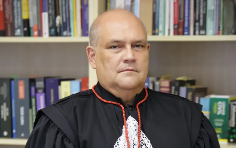 Censura mantida