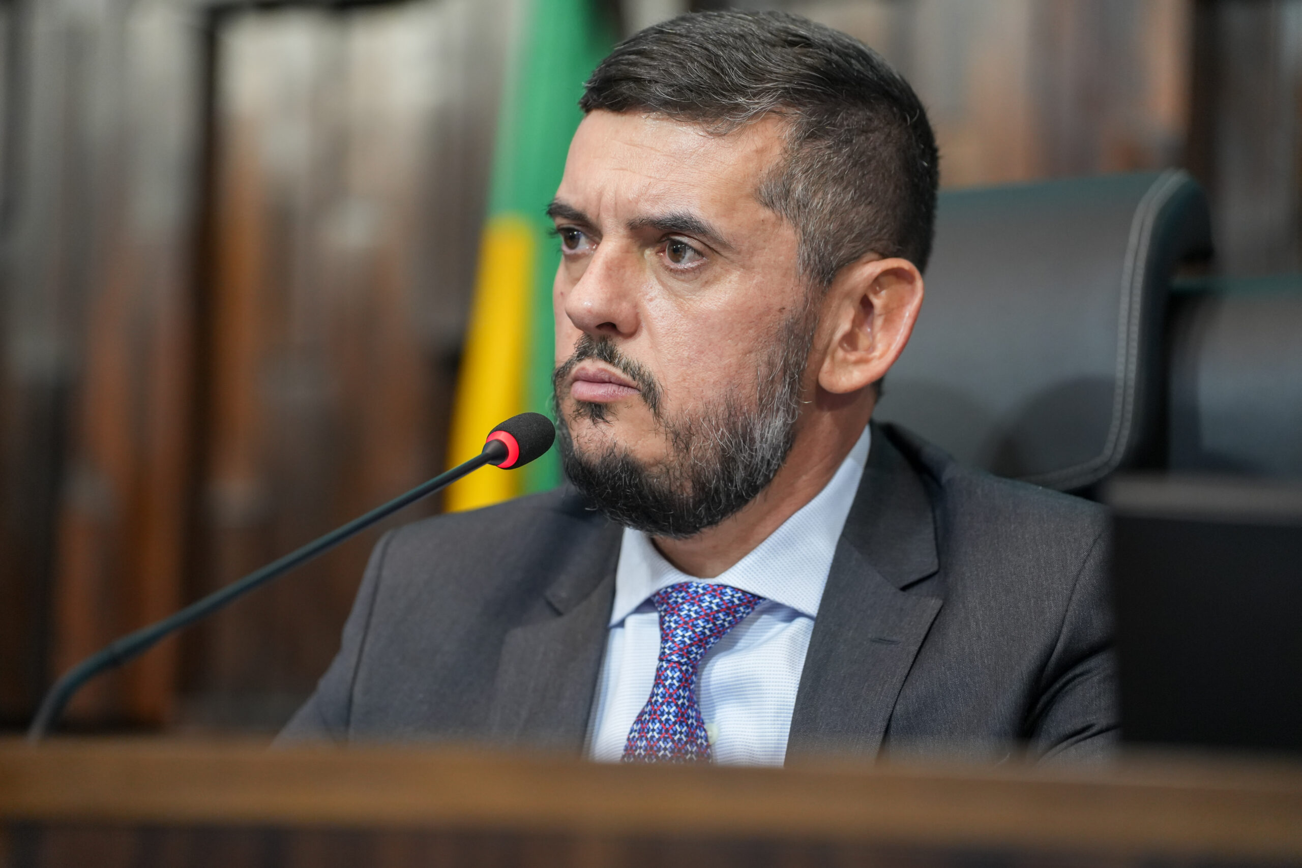 A casa caiu para Bacellar