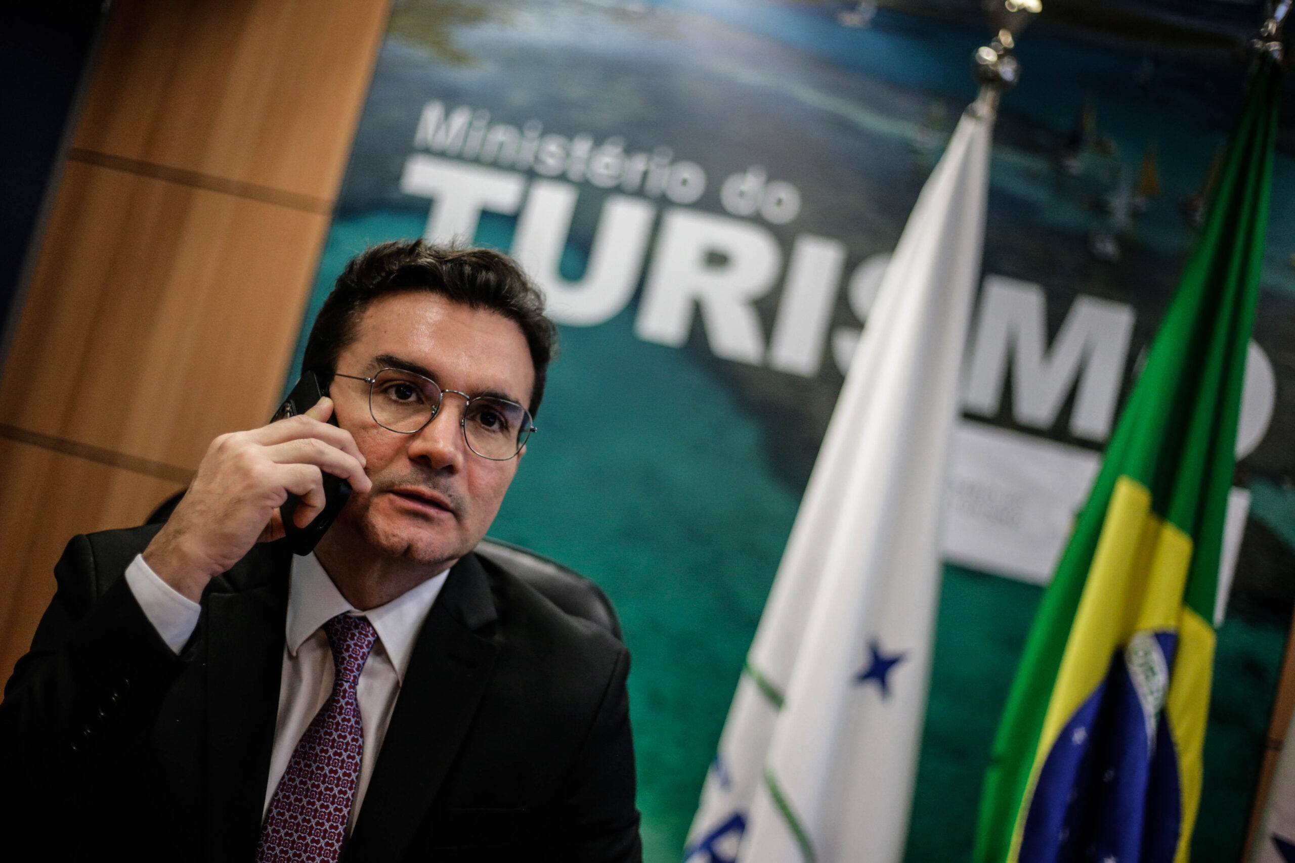 Não pode, mas pode