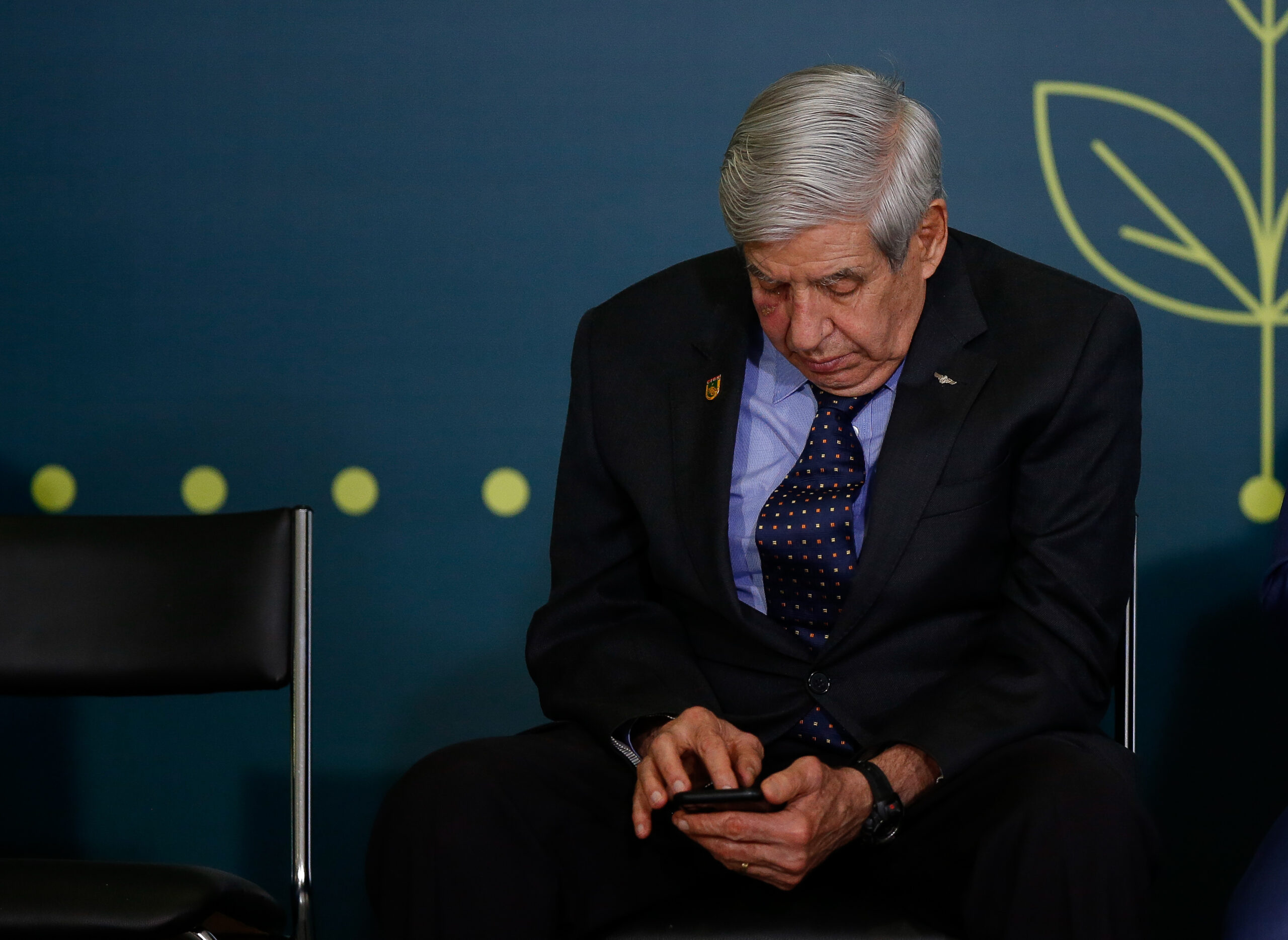 Heleno vai para casa