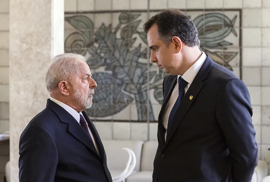 O enrosco de Lula em Minas
