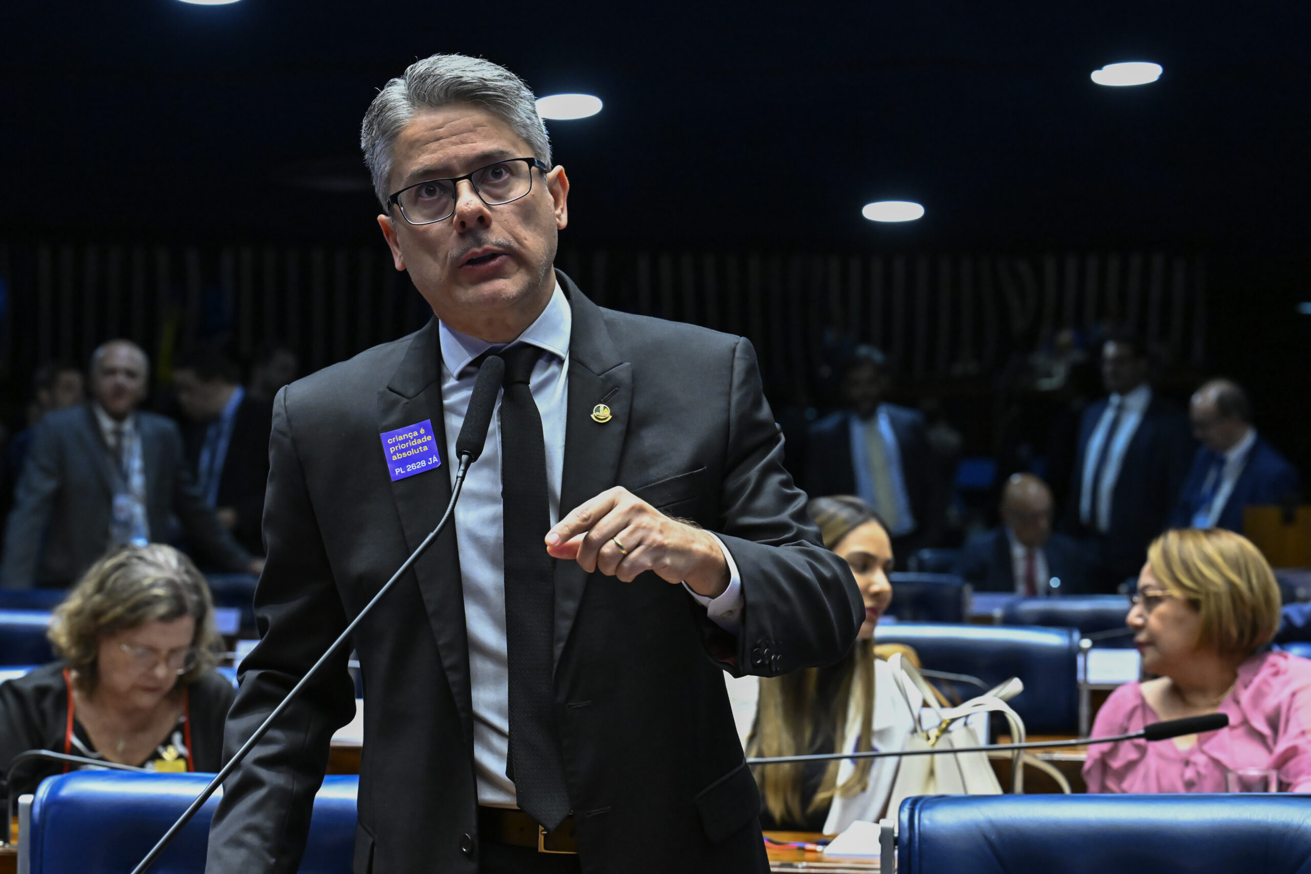 Um cutucão na PGR