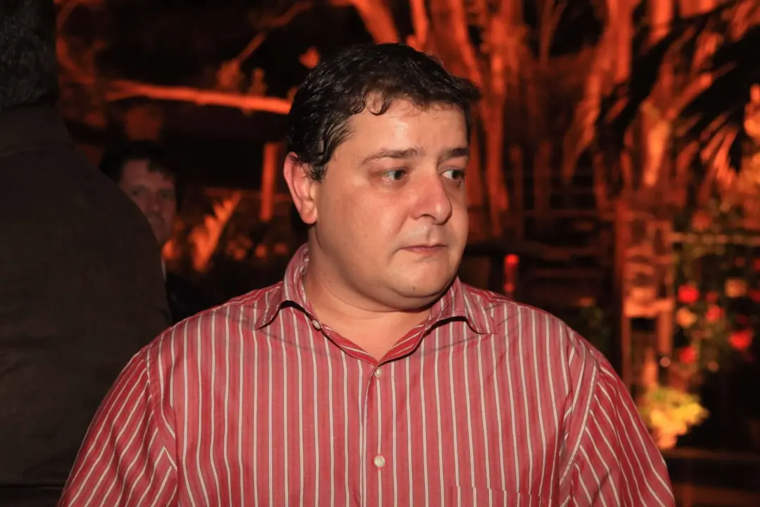 Dino autoriza tri de Lulinha