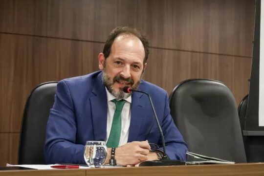 Furtado sob suspeita – de novo