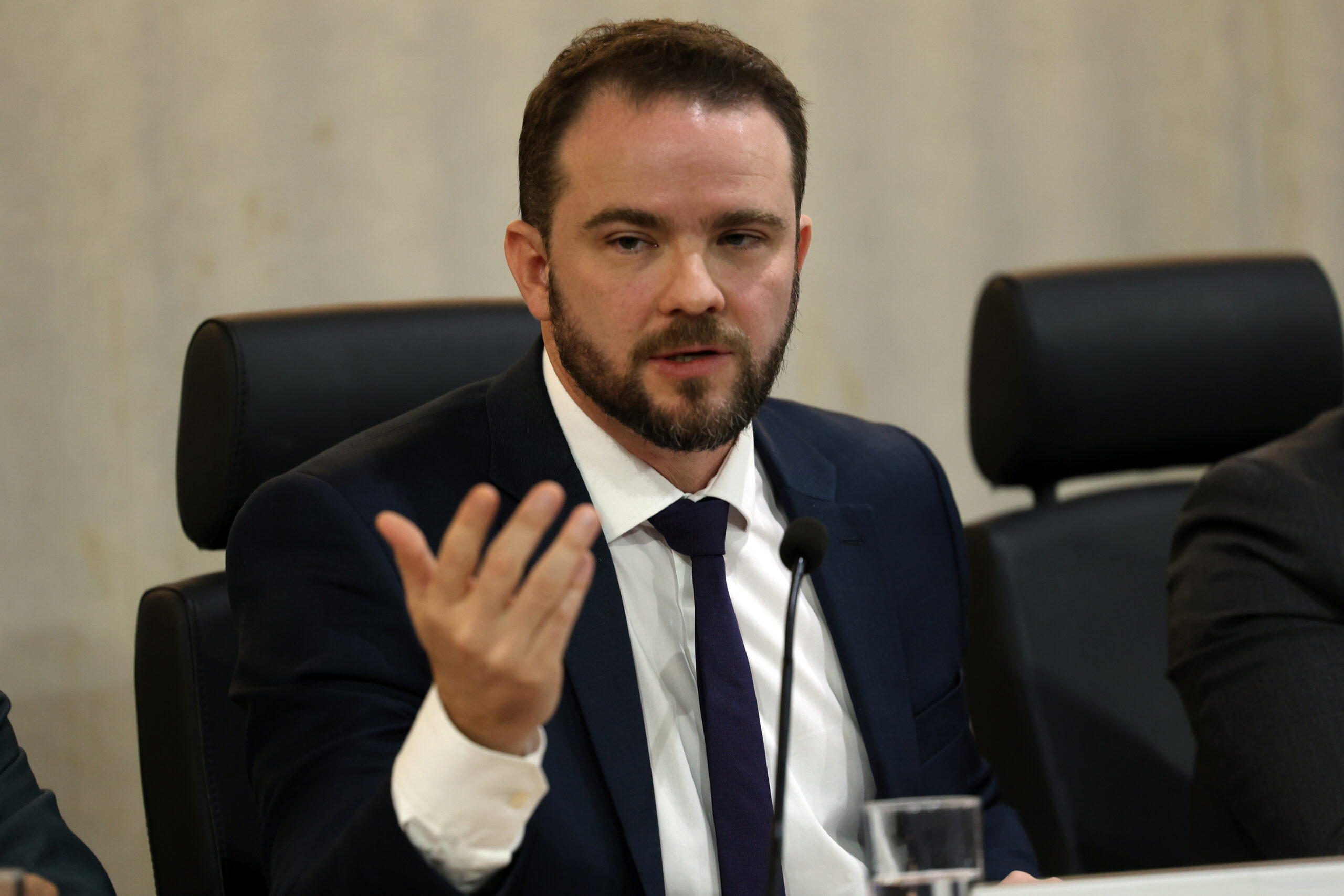 Um muro entre bets e bolsa