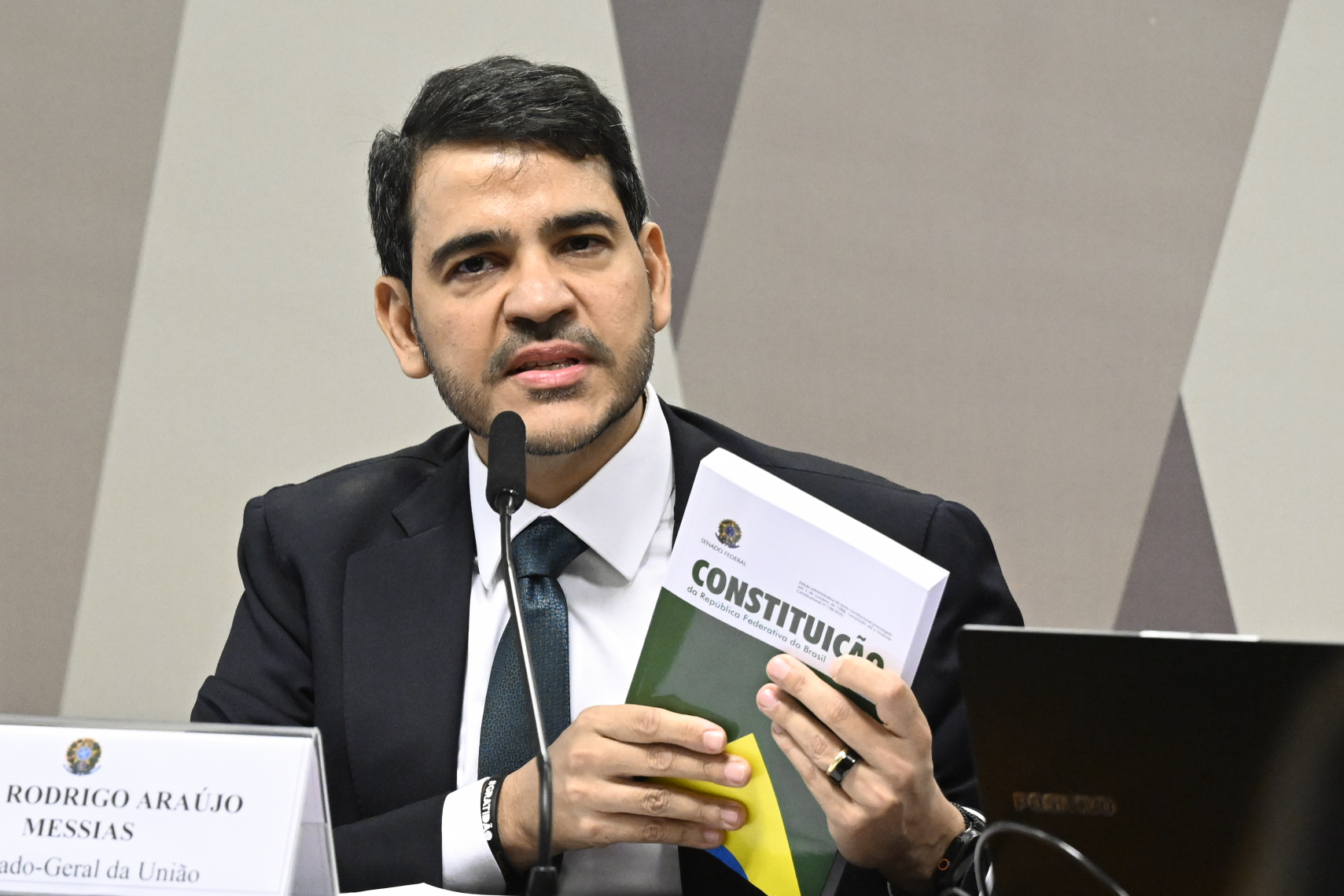 Bessias vai ao plenário