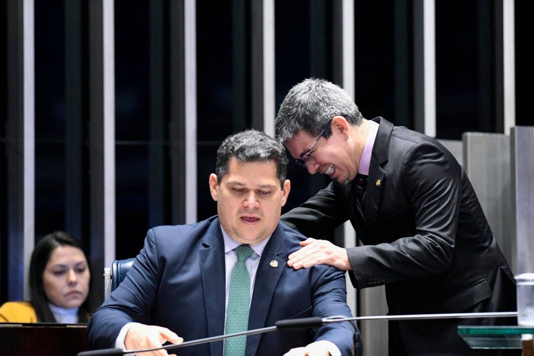 Sem acordo, com recuo