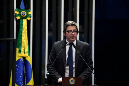 Portinho fica