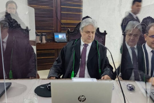 O comando da trapaça