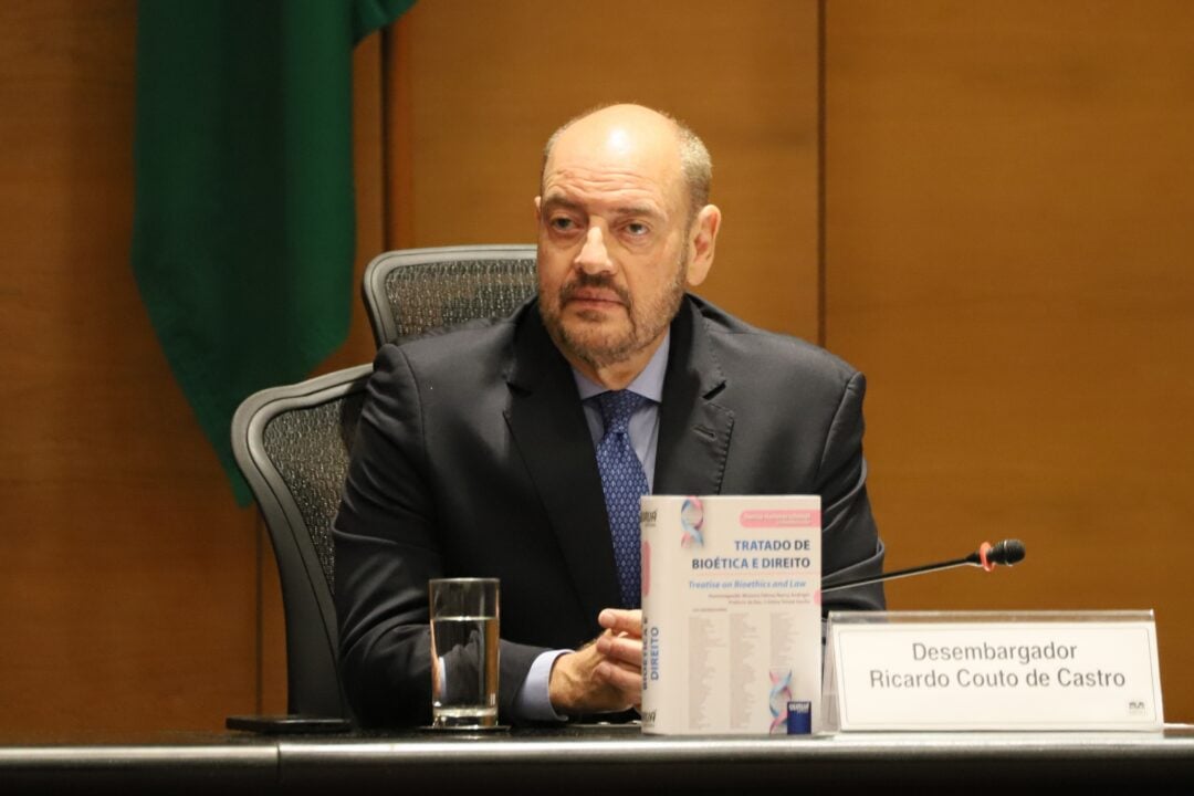 Ricardo Couto vai ficando