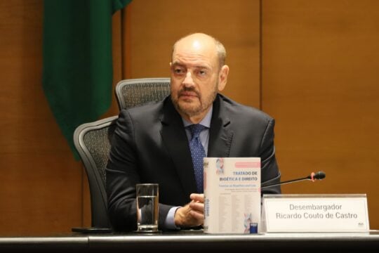 Ricardo Couto vai ficando