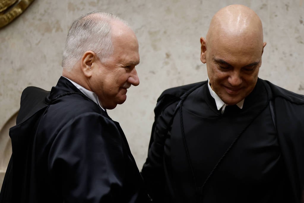 Fachin ganha tempo