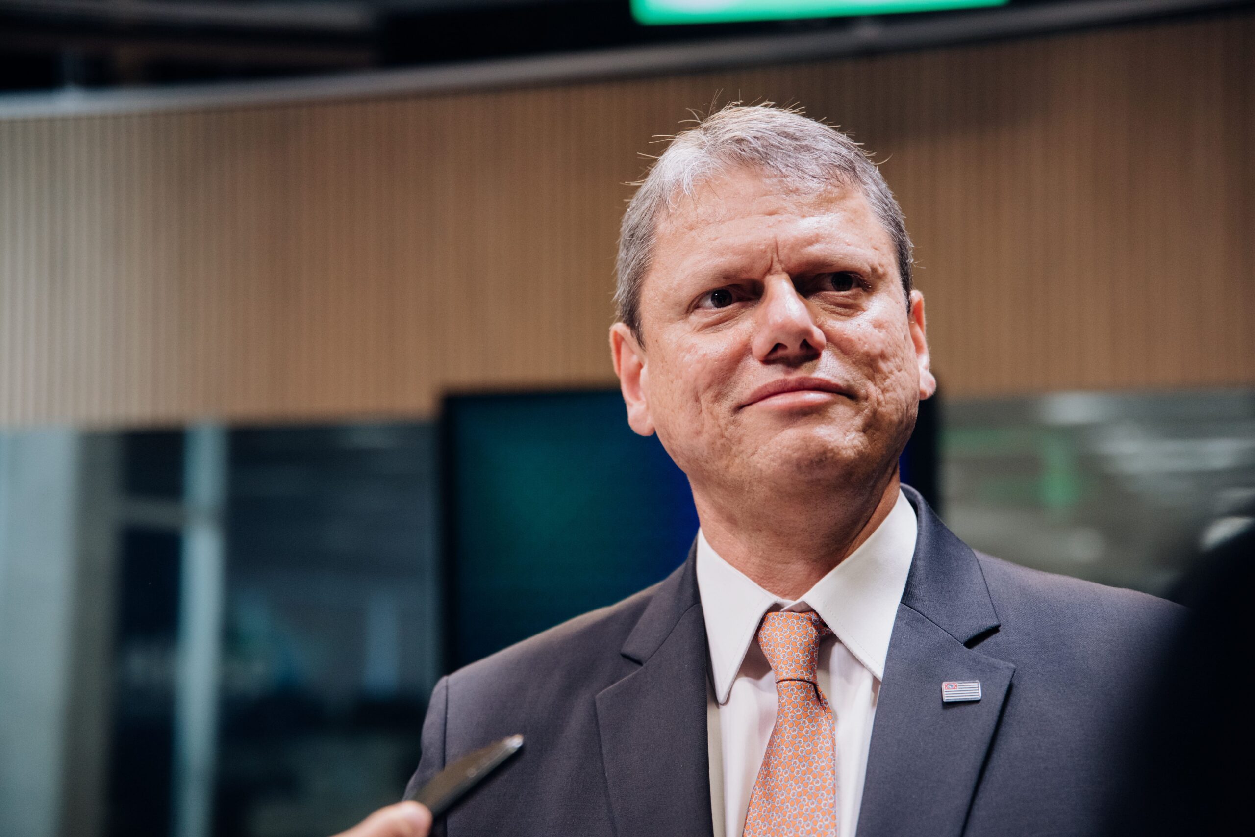 Tarcísio reeleito