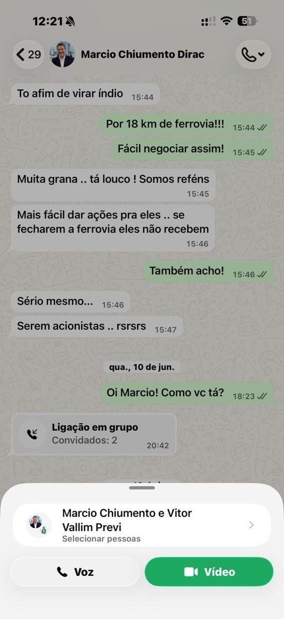 Tela do celular de Stieler: conversa com Marcio Chiumento, presidente da Previ, sobre a ferrovia, e o registro da ligação em grupo de 10 de junho, às 20h42, com Chiumento e Vitor Vallim. Captura reproduzida na manifestação.