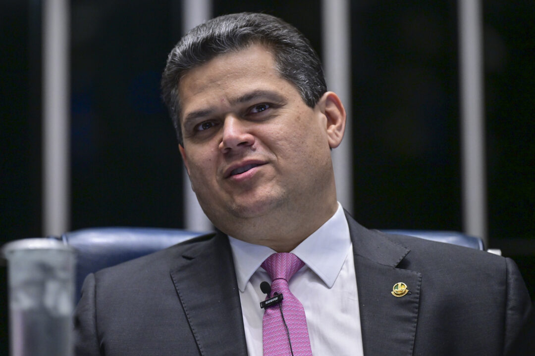 Sigilo por conta própria